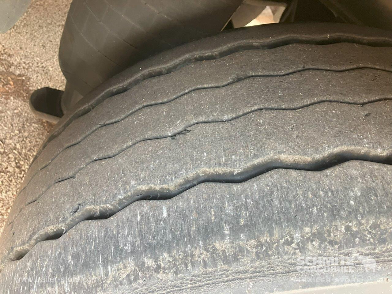 SCHMITZ Semiremolque Frigo Standard - Semirremolque isotérmico: foto 4 SCHMITZ Semiremolque Frigo Standard - Semirremolque isotérmico: foto 4