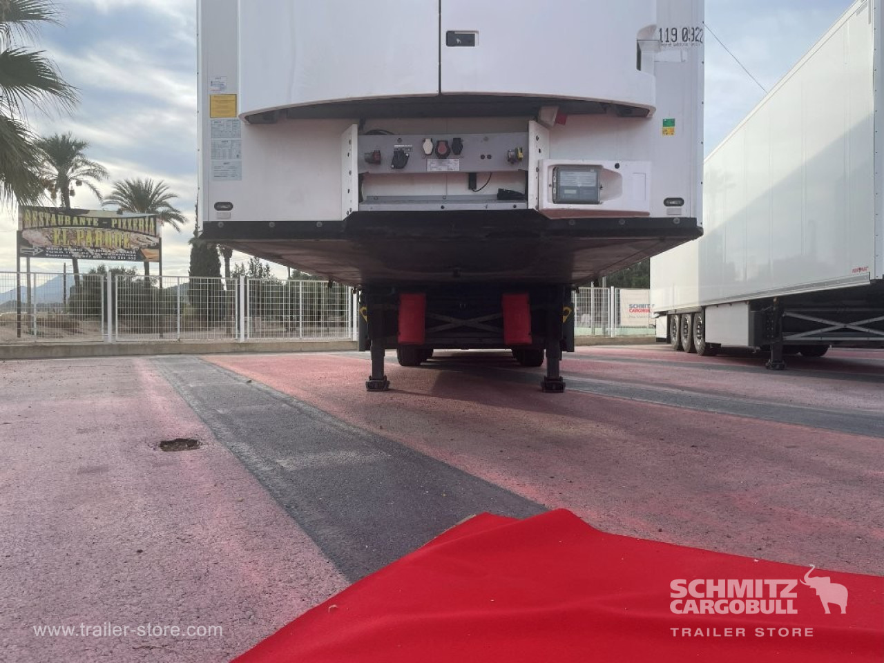 SCHMITZ Semiremolque Frigo Standard - Semirremolque isotérmico: foto 2 SCHMITZ Semiremolque Frigo Standard - Semirremolque isotérmico: foto 2
