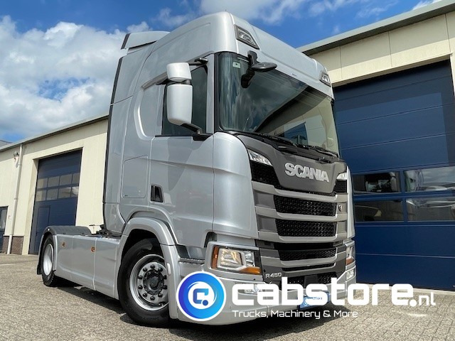 Scania R450 A4X2NA Highline Euro 6 - Retarder - Differentieelslot - Bouwjaar 11-2018 - Only Km 549.880 - APK tot 03-2026 - Cabeza tractora: foto 1 Scania R450 A4X2NA Highline Euro 6 - Retarder - Differentieelslot - Bouwjaar 11-2018 - Only Km 549.880 - APK tot 03-2026 - Cabeza tractora: foto 1