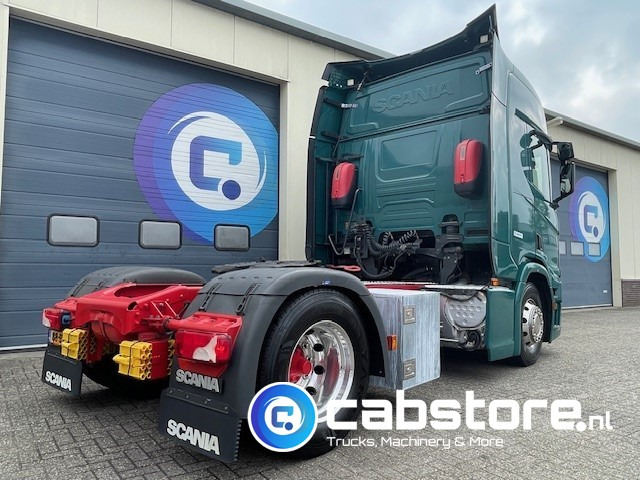Scania R450 Scania R450 A4X2NA Euro 6 - RETARDER - Highline - Year 2017 - PTO prepared - Km 823.732 - Good condition! - Cabeza tractora: foto 4 Scania R450 Scania R450 A4X2NA Euro 6 - RETARDER - Highline - Year 2017 - PTO prepared - Km 823.732 - Good condition! - Cabeza tractora: foto 4