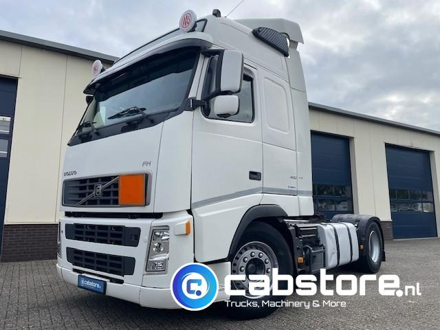 Volvo FH 400 4X2 Euro 5 - VEB+ Brake - Globetrotter - I-Shift - 2 tanks - Bouwjaar 2007 - Km 1.097.798 - Cabeza tractora: foto 2 Volvo FH 400 4X2 Euro 5 - VEB+ Brake - Globetrotter - I-Shift - 2 tanks - Bouwjaar 2007 - Km 1.097.798 - Cabeza tractora: foto 2