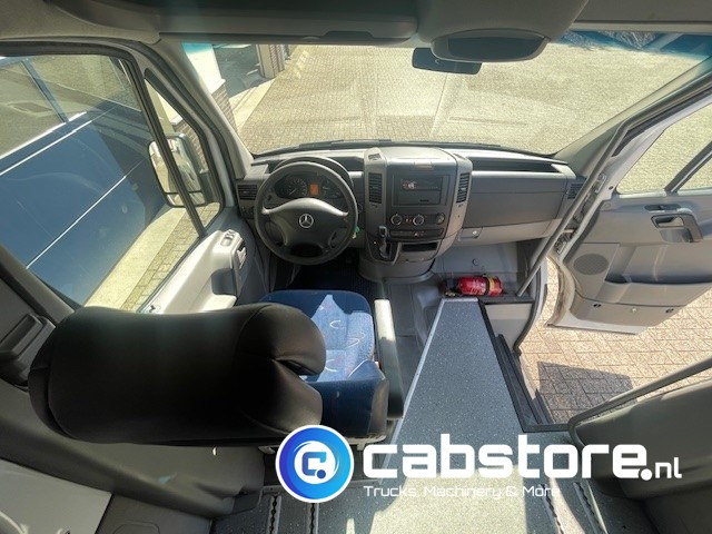 Minibús, Furgoneta de pasajeros Mercedes-Benz SPRINTER  211 CDI - L2/H2-  Automatische versnellingsbak - 9 Persoons - Bouwjaar 2009 - APK tot 17-01-2026 ! - Side bars - Privacy glas - Airco: foto 7
