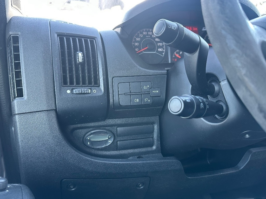 Furgón Citroën Jumper 2.2 kylmäkoneella: foto 16