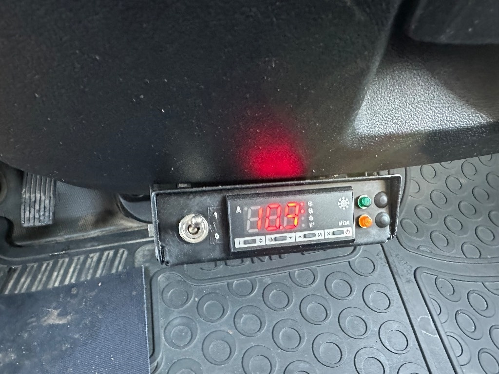 Furgón Citroën Jumper 2.2 kylmäkoneella: foto 14