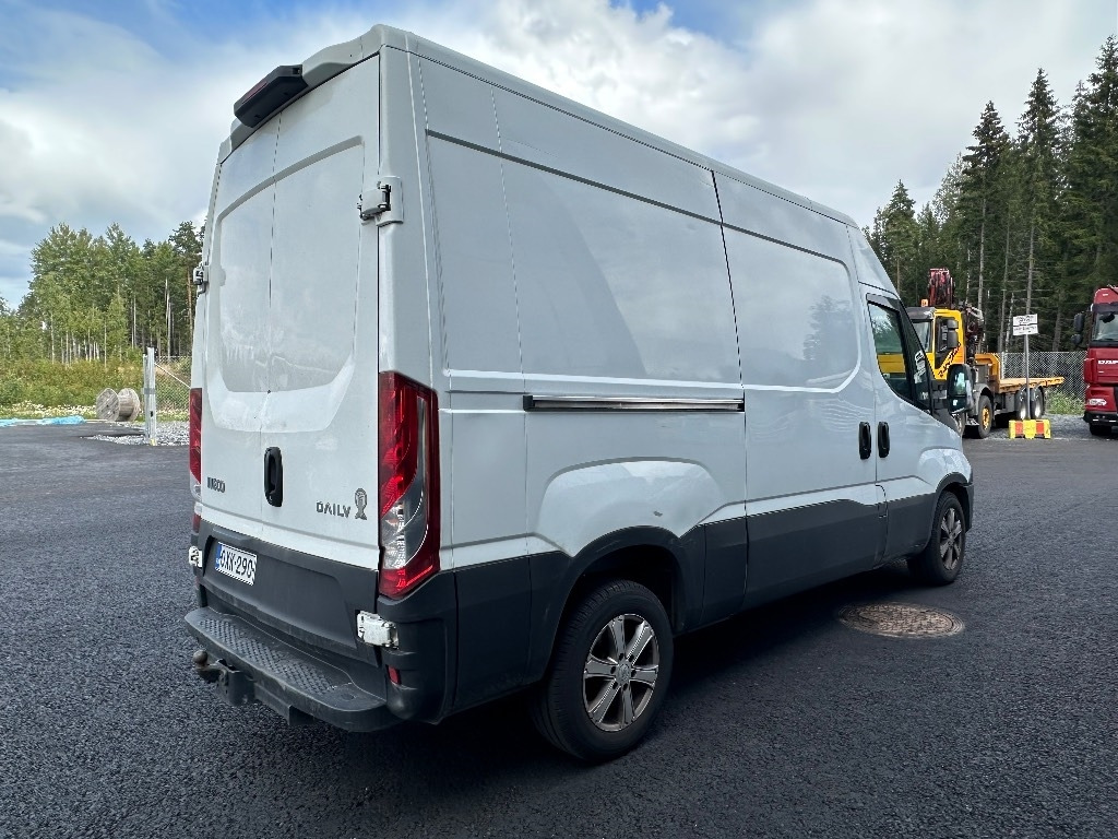 Iveco Daily 35S13 10m3 - Furgón: foto 3 Iveco Daily 35S13 10m3 - Furgón: foto 3