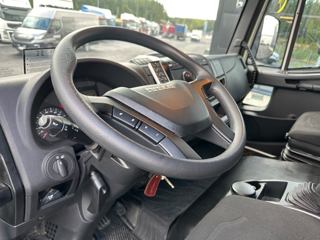 Arrendamiento de Iveco Eurocargo ML150E28 4x4 sähkölaitos varustein  Iveco Eurocargo ML150E28 4x4 sähkölaitos varustein: foto 25