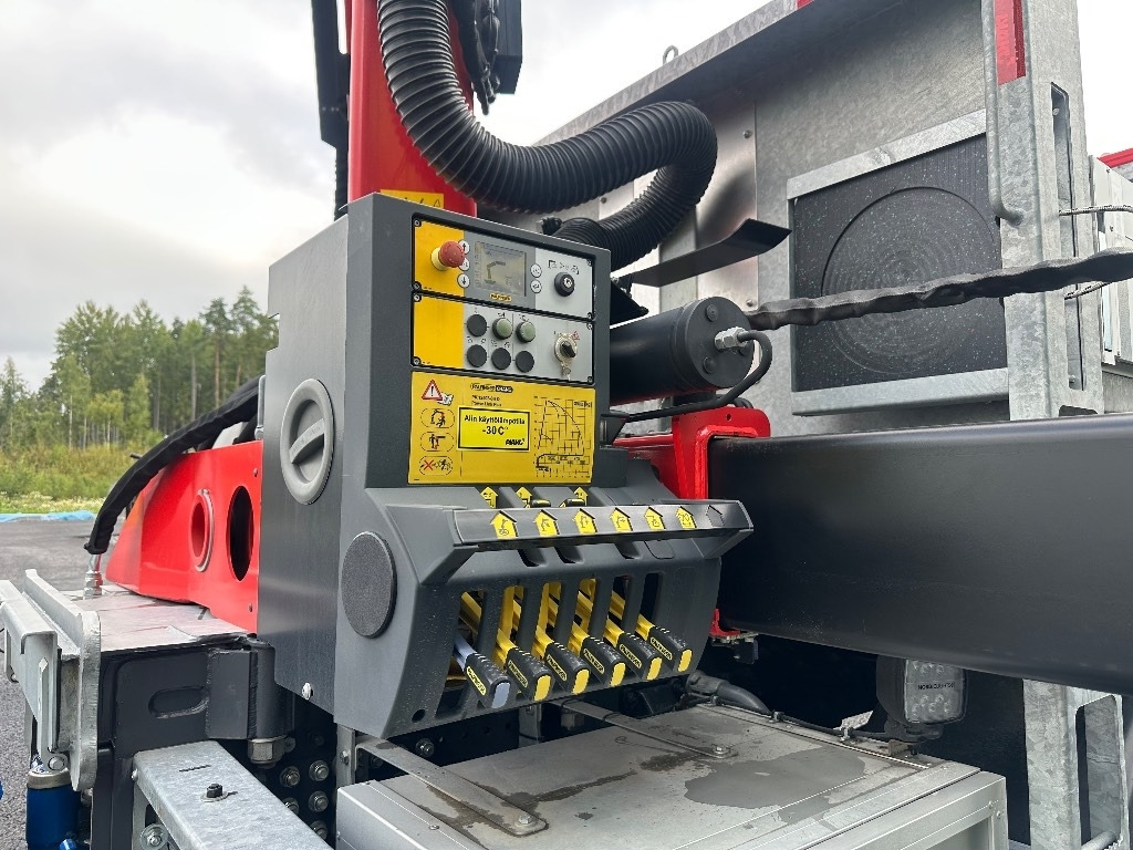 Arrendamiento de Iveco Eurocargo ML150E28 4x4 sähkölaitos varustein  Iveco Eurocargo ML150E28 4x4 sähkölaitos varustein: foto 9