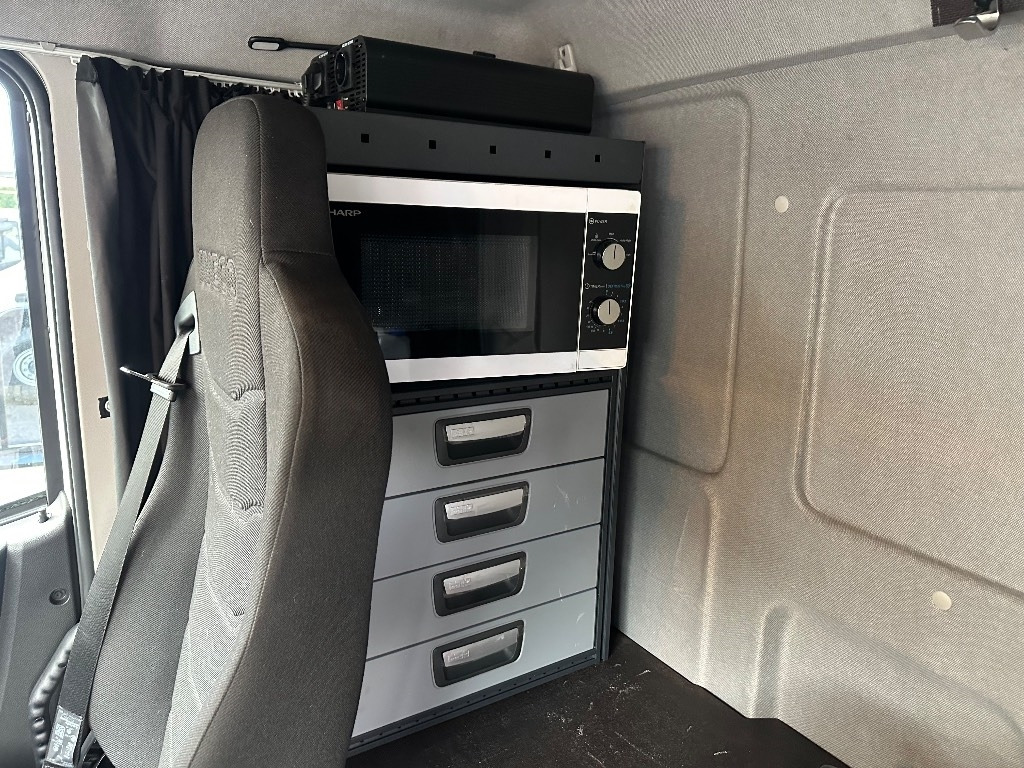 Arrendamiento de Iveco Eurocargo ML150E28 4x4 sähkölaitos varustein  Iveco Eurocargo ML150E28 4x4 sähkölaitos varustein: foto 26