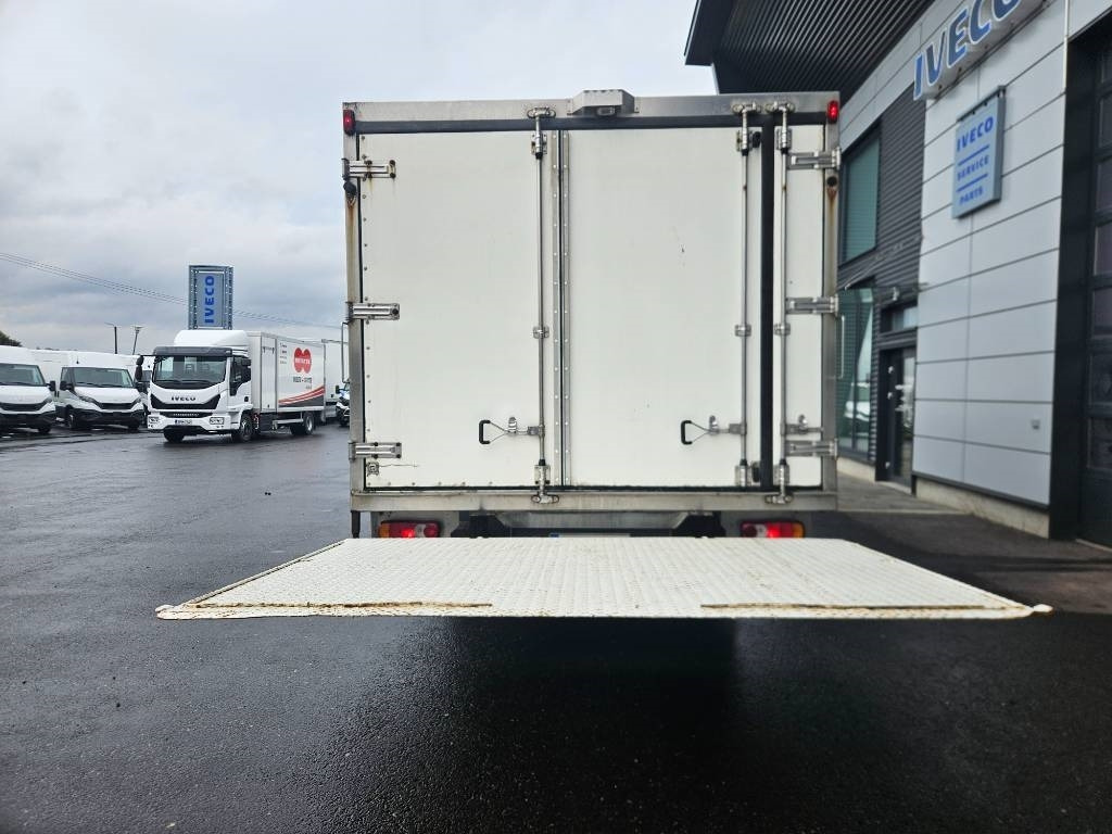 Renault Midlum 220 - Camión frigorífico: foto 4 Renault Midlum 220 - Camión frigorífico: foto 4