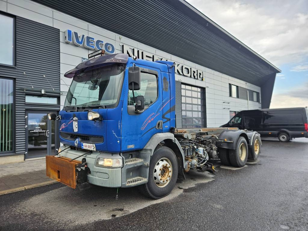 Renault Premium 320 tienhoitoauto  - Camión chasis: foto 1 Renault Premium 320 tienhoitoauto  - Camión chasis: foto 1