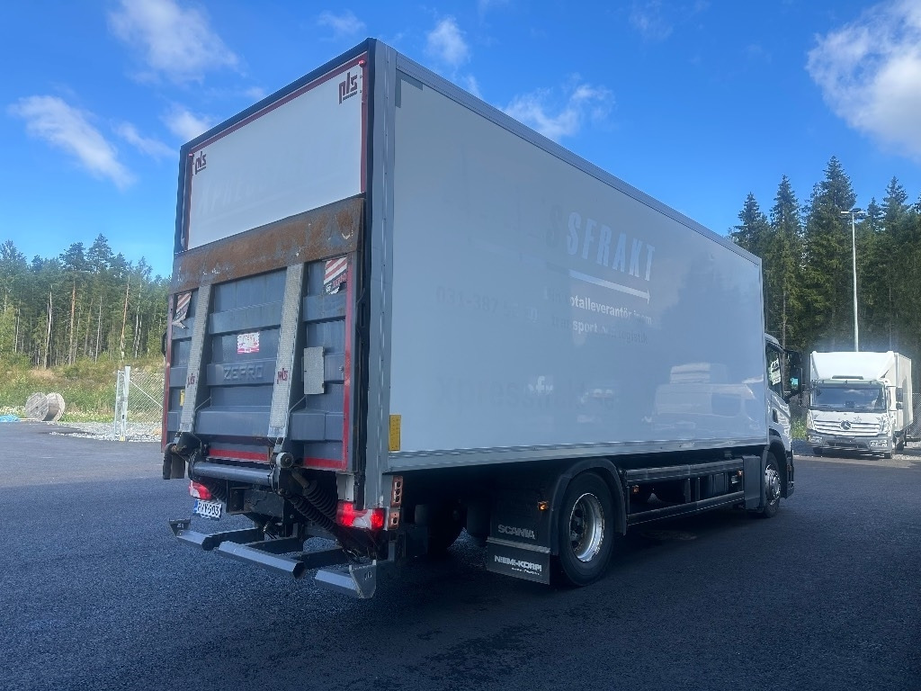 Scania P250  - Camión caja cerrada: foto 4 Scania P250  - Camión caja cerrada: foto 4