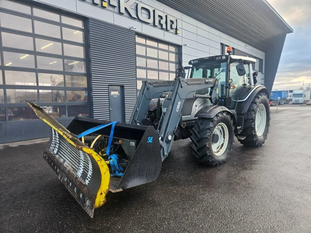 Valtra N121 HT ,53kmh, trukkipiikit, kauha, aura - Tractor: foto 2 Valtra N121 HT ,53kmh, trukkipiikit, kauha, aura - Tractor: foto 2