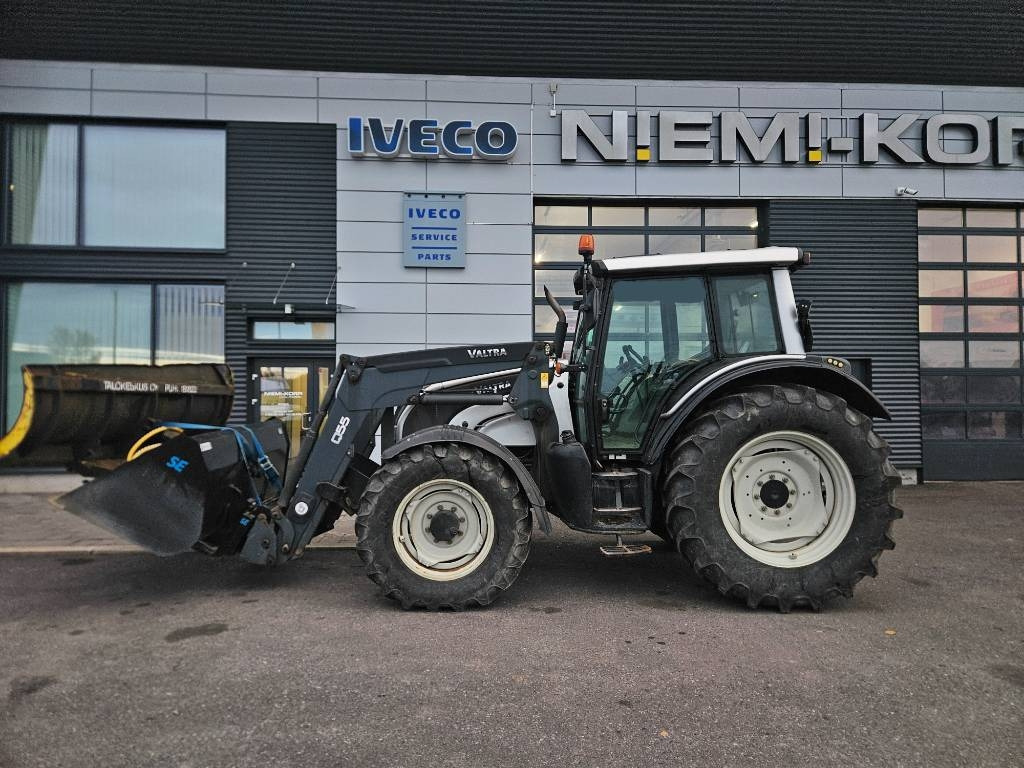 Valtra N121 HT ,53kmh, trukkipiikit, kauha, aura - Tractor: foto 1 Valtra N121 HT ,53kmh, trukkipiikit, kauha, aura - Tractor: foto 1