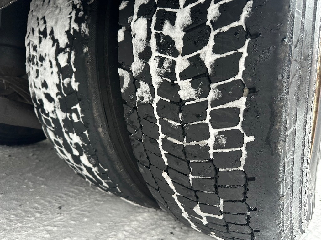 Volvo FH 13 500hv 8x4*4 - Camión grúa: foto 4 Volvo FH 13 500hv 8x4*4 - Camión grúa: foto 4