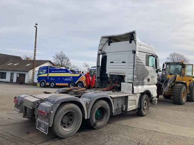 MAN TGX 28.500 - Cabeza tractora: foto 2 MAN TGX 28.500 - Cabeza tractora: foto 2