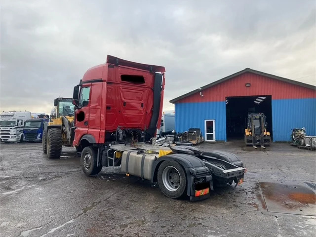 Mercedes Actros 1851 - Cabeza tractora: foto 4 Mercedes Actros 1851 - Cabeza tractora: foto 4