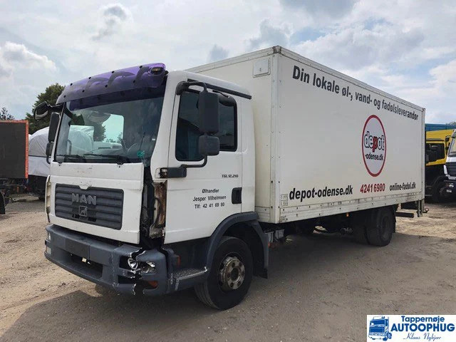 MAN TGL 12.210 - Camión caja cerrada: foto 1 MAN TGL 12.210 - Camión caja cerrada: foto 1