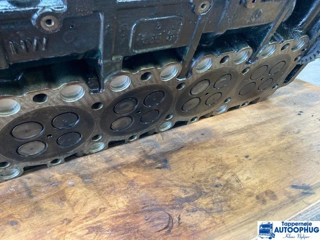 MAN Topstykke / Cylinder head OEM: 51.03100-6752 - Motor y piezas para Camión: foto 1 MAN Topstykke / Cylinder head OEM: 51.03100-6752 - Motor y piezas para Camión: foto 1