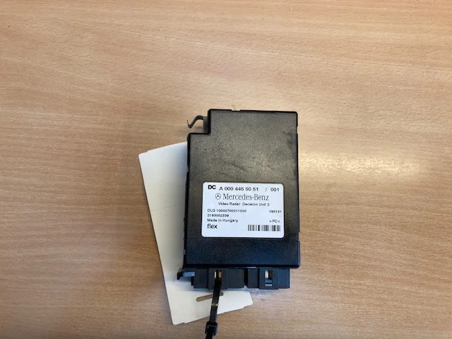 Mercedes A0004465051 – Mercedes video radar decision unit 2 - Sistema eléctrico para Camión: foto 1 Mercedes A0004465051 – Mercedes video radar decision unit 2 - Sistema eléctrico para Camión: foto 1