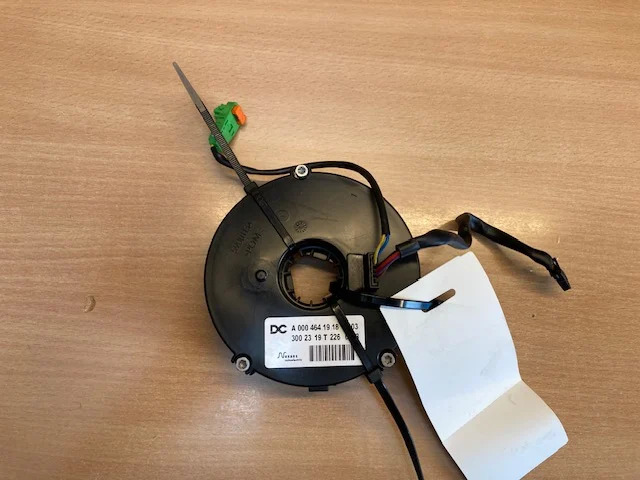 Mercedes A0004641918 – Mercedes steering clock spring - Sistema eléctrico para Camión: foto 1 Mercedes A0004641918 – Mercedes steering clock spring - Sistema eléctrico para Camión: foto 1