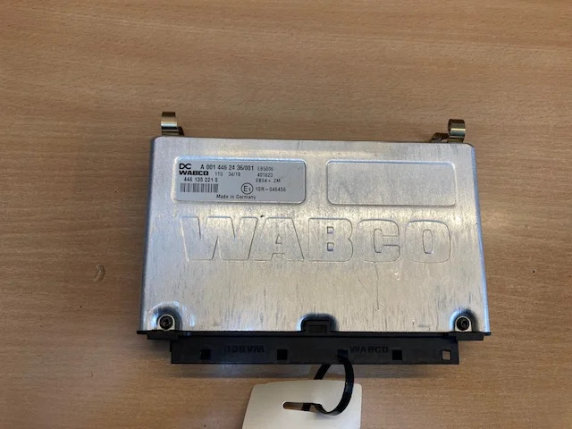 Mercedes A0014462436 – Mercedes EBS control unit - Sistema eléctrico para Camión: foto 1 Mercedes A0014462436 – Mercedes EBS control unit - Sistema eléctrico para Camión: foto 1