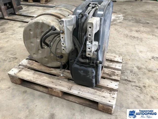 Scania Adblue pumpe Adblue tank P/N: 2141802 – 1884225 - Depósito de AdBlue para Camión: foto 2 Scania Adblue pumpe Adblue tank P/N: 2141802 – 1884225 - Depósito de AdBlue para Camión: foto 2