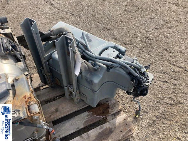 Scania adblue tank – reductant tank Scania 2196094 - Depósito de AdBlue para Camión: foto 2 Scania adblue tank – reductant tank Scania 2196094 - Depósito de AdBlue para Camión: foto 2