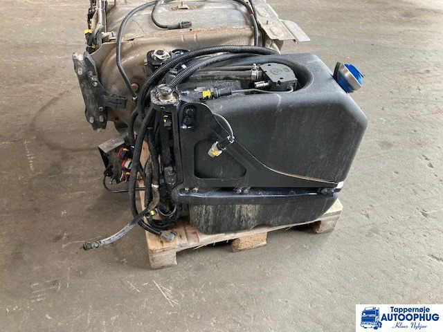 Scania adblue tank / reductant tank Scania 2919673 - Depósito de AdBlue para Camión: foto 1 Scania adblue tank / reductant tank Scania 2919673 - Depósito de AdBlue para Camión: foto 1