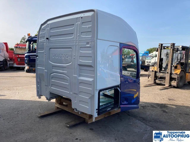 Volvo FH4 førerhus / cabine / CAP HI 215 (Kopier) - Cabina e interior para Camión: foto 2 Volvo FH4 førerhus / cabine / CAP HI 215 (Kopier) - Cabina e interior para Camión: foto 2