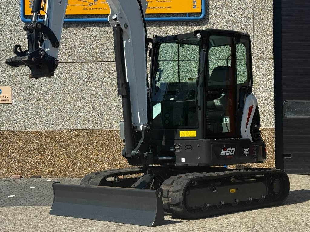 Bobcat E60 R2, 2024, 54 hours!! - Excavadora de cadenas: foto 3 Bobcat E60 R2, 2024, 54 hours!! - Excavadora de cadenas: foto 3