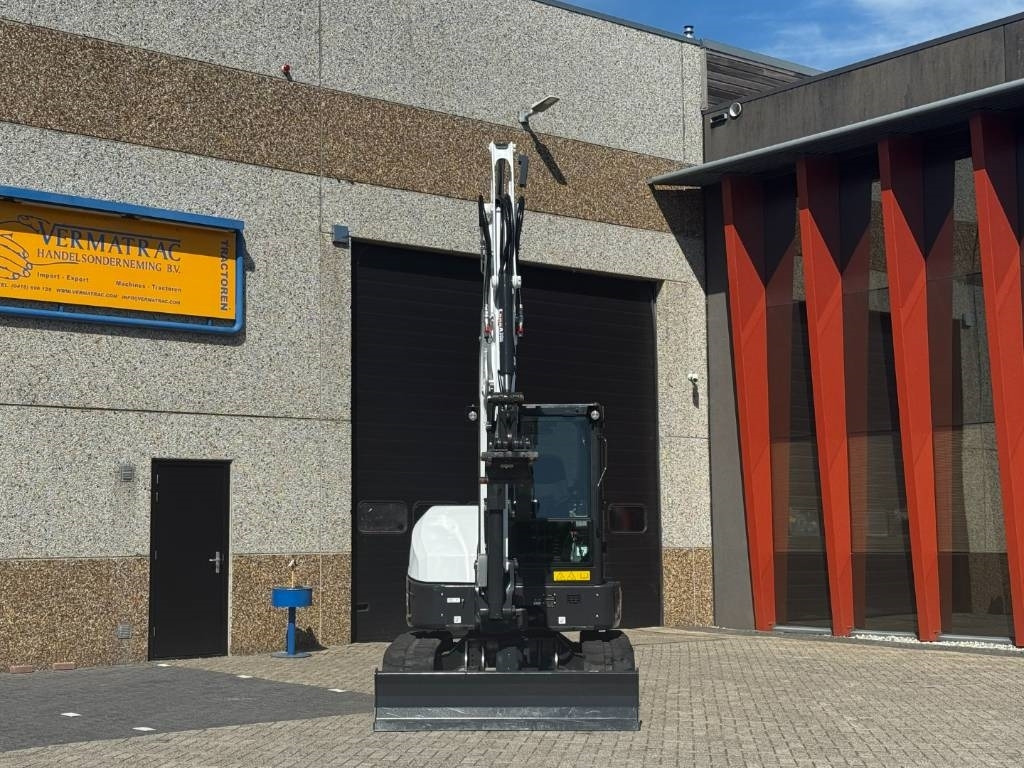 Bobcat E60 R2, 2024, 54 hours!! - Excavadora de cadenas: foto 4 Bobcat E60 R2, 2024, 54 hours!! - Excavadora de cadenas: foto 4