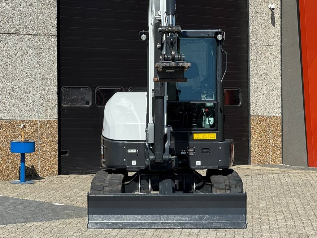 Bobcat E60 R2, 2024, 54 hours!! - Excavadora de cadenas: foto 5 Bobcat E60 R2, 2024, 54 hours!! - Excavadora de cadenas: foto 5