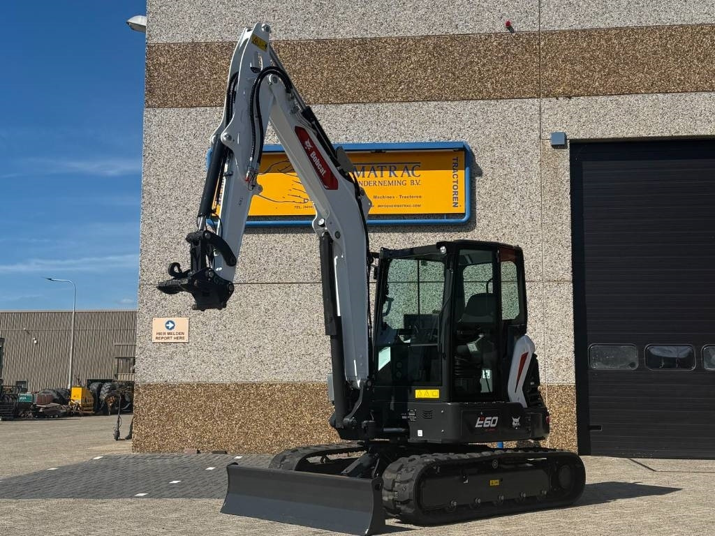Bobcat E60 R2, 2024, 54 hours!! - Excavadora de cadenas: foto 2 Bobcat E60 R2, 2024, 54 hours!! - Excavadora de cadenas: foto 2