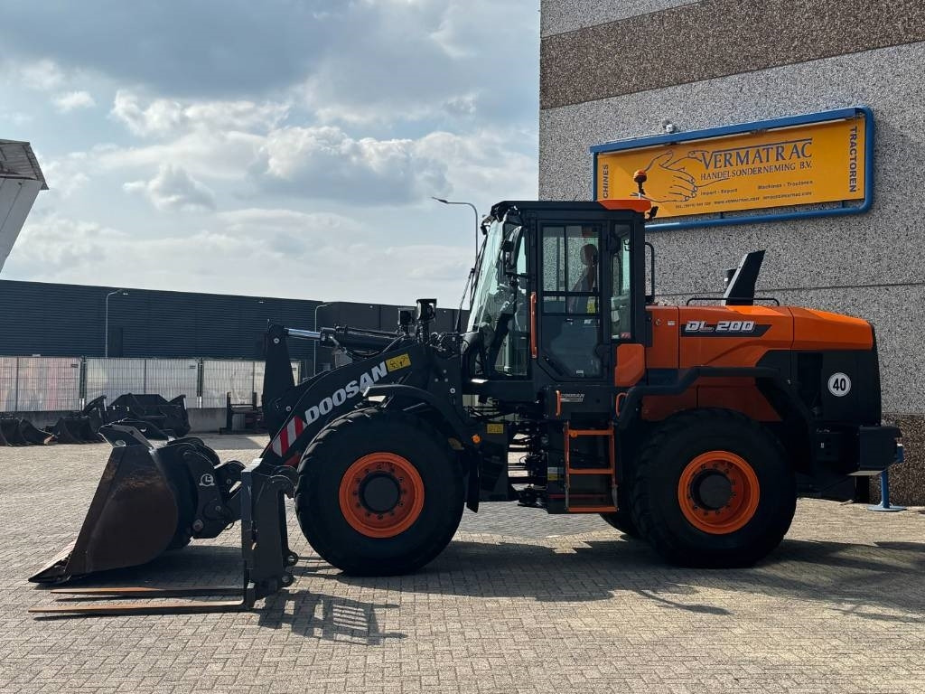 Develon DOOSAN DL200-7, central lubrication, 2022 - Minicargadora: foto 3 Develon DOOSAN DL200-7, central lubrication, 2022 - Minicargadora: foto 3
