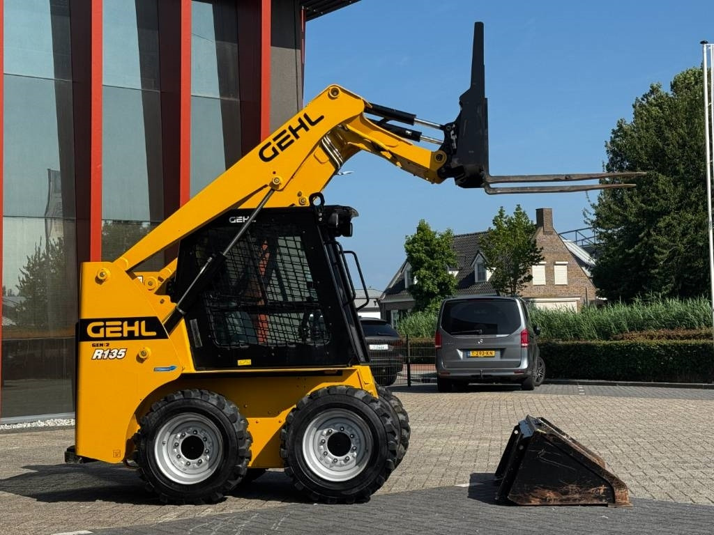Gehl R135 / Manitou 1350R Skid Steer, 2022 - Minicargadora: foto 5 Gehl R135 / Manitou 1350R Skid Steer, 2022 - Minicargadora: foto 5