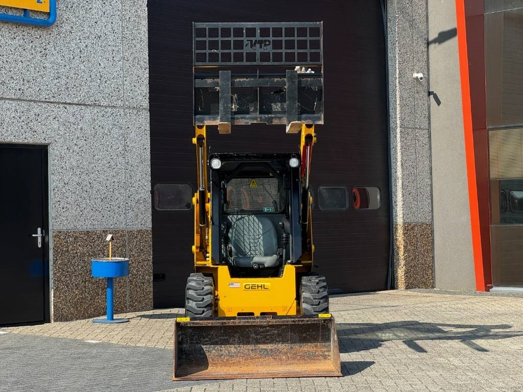 Gehl R135 / Manitou 1350R Skid Steer, 2022 - Minicargadora: foto 3 Gehl R135 / Manitou 1350R Skid Steer, 2022 - Minicargadora: foto 3