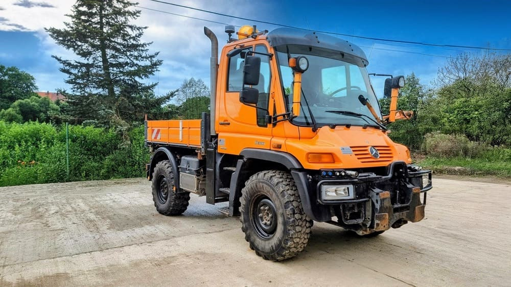 MERCEDES-BENZ Unimog U300 - Vehículo municipal: foto 1 MERCEDES-BENZ Unimog U300 - Vehículo municipal: foto 1