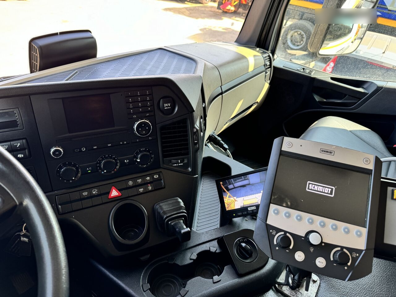 Vehículo municipal, Camión Mercedes-Benz 1824: foto 12 Vehículo municipal, Camión Mercedes-Benz 1824: foto 12