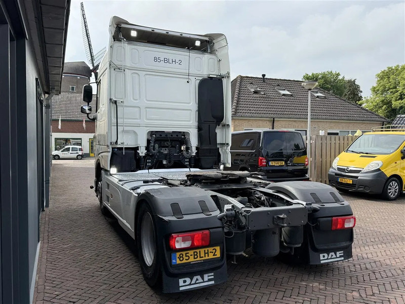 DAF XF 450 Showtruck 1st Owner Only 495.000KM! 2x Bed - Cabeza tractora: foto 3 DAF XF 450 Showtruck 1st Owner Only 495.000KM! 2x Bed - Cabeza tractora: foto 3