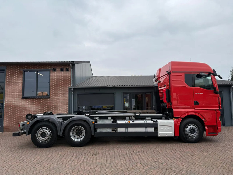MAN TGX 26.470 Haakarm 21Ton VDL Sleepcabine Retarder Fridge - Camión portacontenedore/ Intercambiable: foto 2 MAN TGX 26.470 Haakarm 21Ton VDL Sleepcabine Retarder Fridge - Camión portacontenedore/ Intercambiable: foto 2