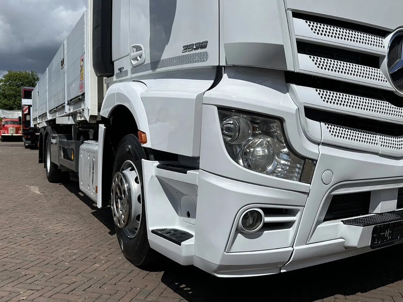 Mercedes-Benz Actros 2636 BDF OPEN LAADBAK CAMERA 380DKM - Camión caja abierta: foto 5 Mercedes-Benz Actros 2636 BDF OPEN LAADBAK CAMERA 380DKM - Camión caja abierta: foto 5