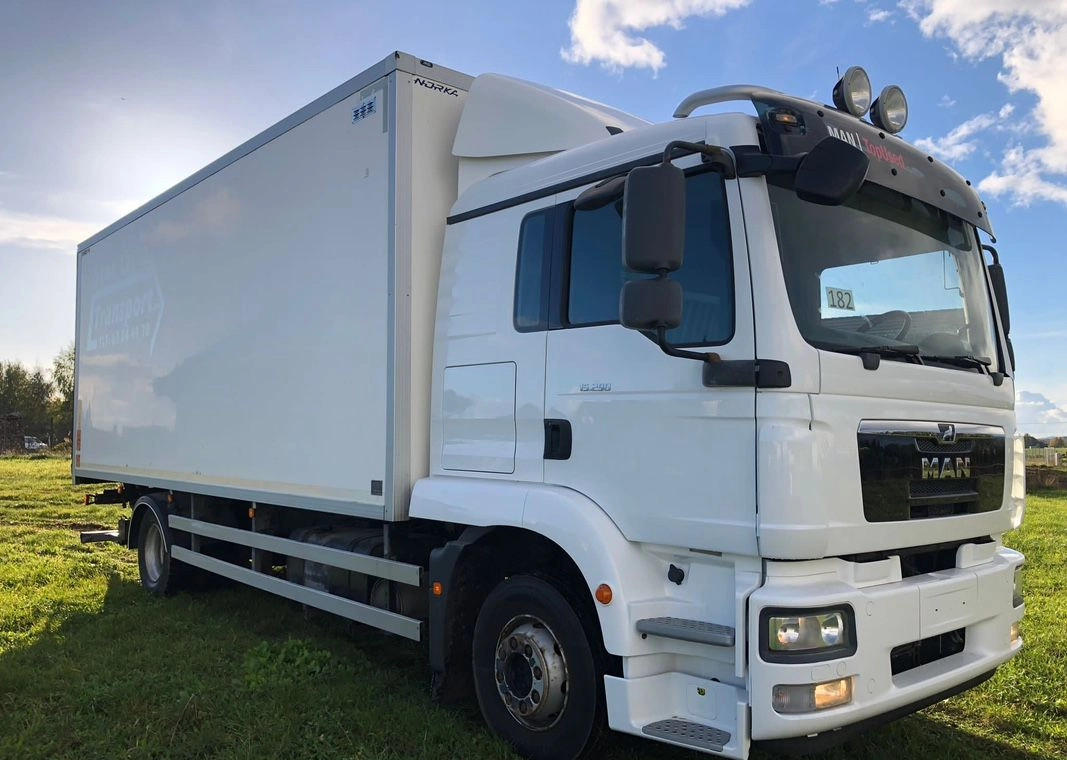 MAN 15.290 Winda Bok otwierany 18 Palet - Camión isotérmico: foto 5 MAN 15.290 Winda Bok otwierany 18 Palet - Camión isotérmico: foto 5