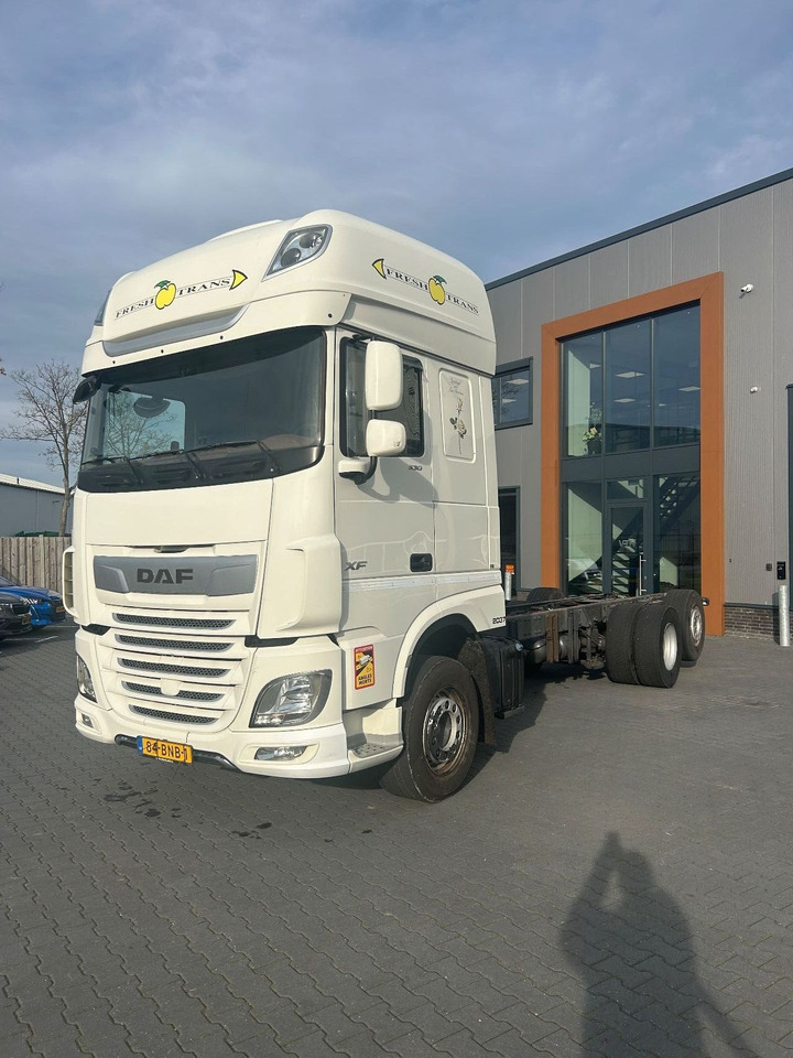DAF XF 530 XF530 Super Space Cab FAR - Camión chasis: foto 1 DAF XF 530 XF530 Super Space Cab FAR - Camión chasis: foto 1
