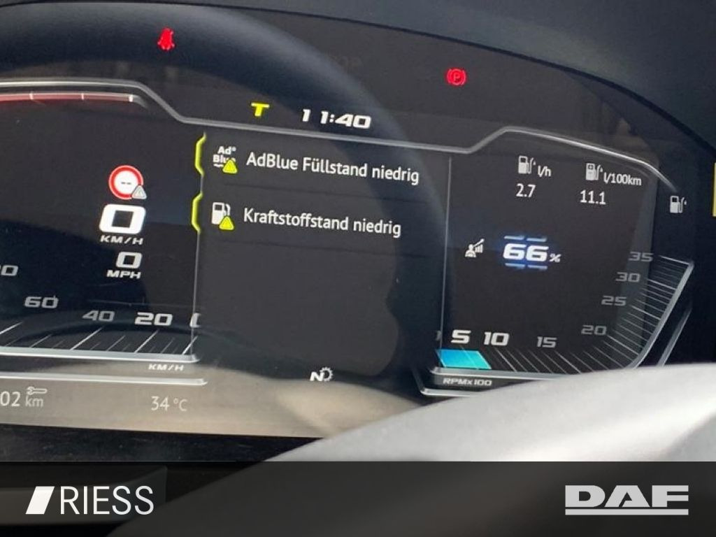 Arrendamiento de  DAF XB 210 FA 7,49 to Koffer LBW Klima Automatik DAF XB 210 FA 7,49 to Koffer LBW Klima Automatik: foto 9
