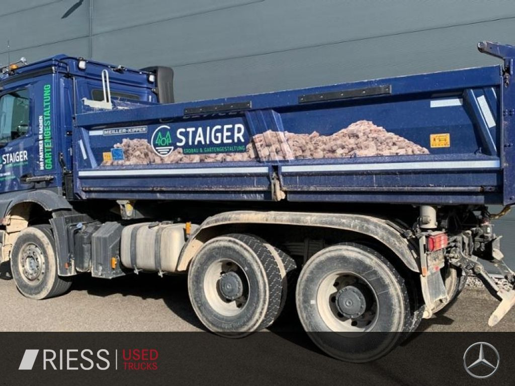 Mercedes-Benz Arocs AHK AUT Kam. KlimaA LM Massage Navi - Camión volquete: foto 2 Mercedes-Benz Arocs AHK AUT Kam. KlimaA LM Massage Navi - Camión volquete: foto 2