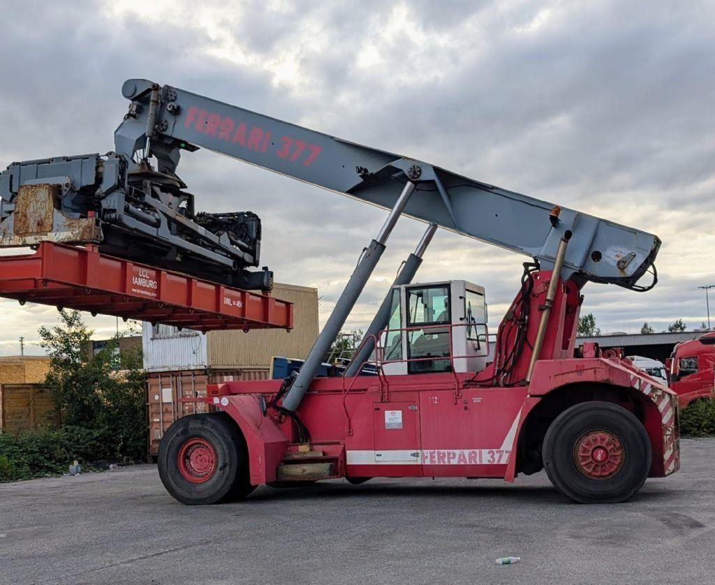 CVS Ferrari F377.5 PB - Reach stacker: foto 3 CVS Ferrari F377.5 PB - Reach stacker: foto 3