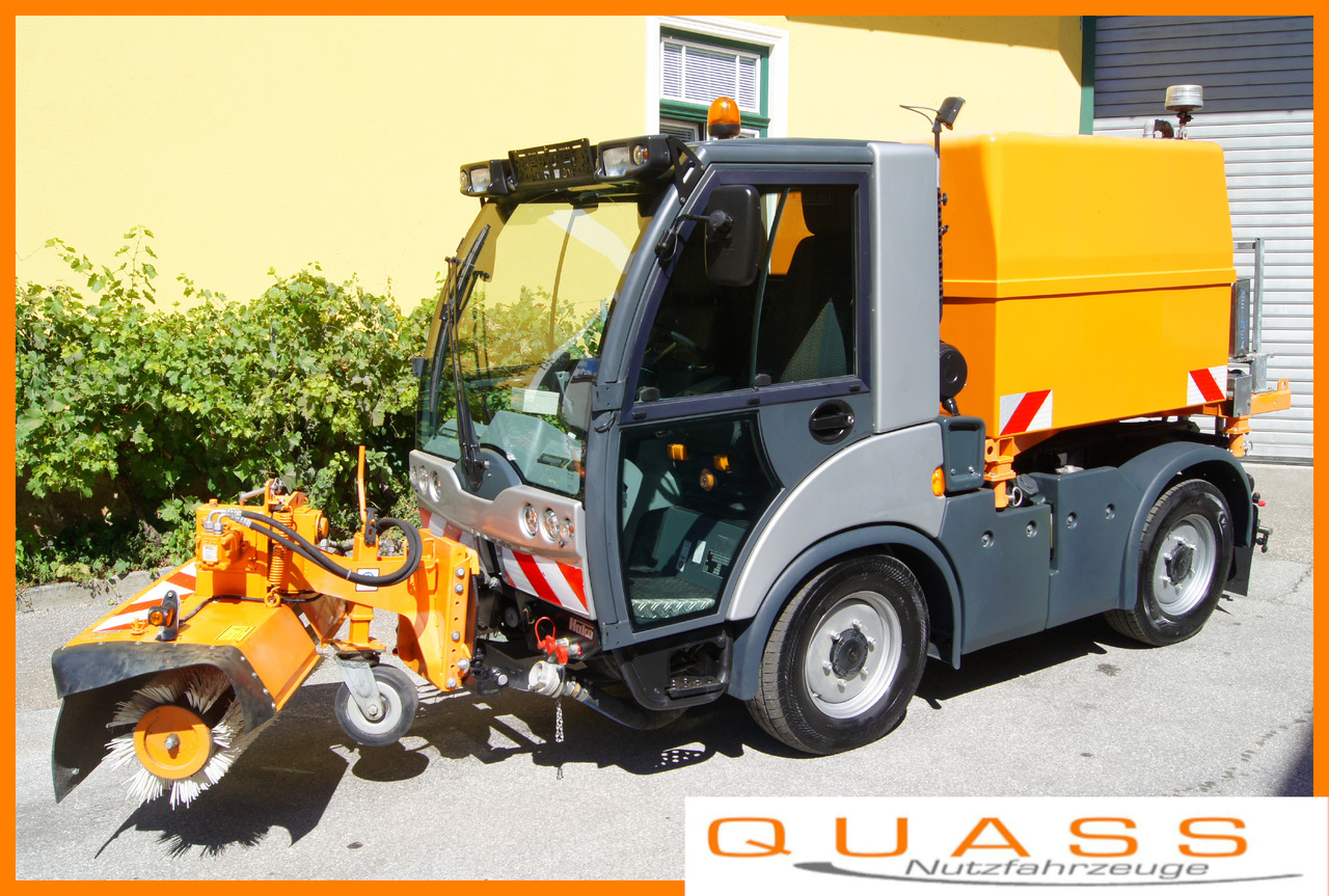 MULTICAR TREMO X56 Carrier CS/4x4/Euro 5/Besen/Wasserfass - Barredora vial: foto 1 MULTICAR TREMO X56 Carrier CS/4x4/Euro 5/Besen/Wasserfass - Barredora vial: foto 1