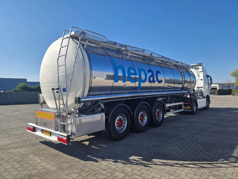 Feldbinder 38000 liter 3 kamer tankoplegger met CIP Leiding en tank verwarming - Semirremolque cisterna: foto 4 Feldbinder 38000 liter 3 kamer tankoplegger met CIP Leiding en tank verwarming - Semirremolque cisterna: foto 4