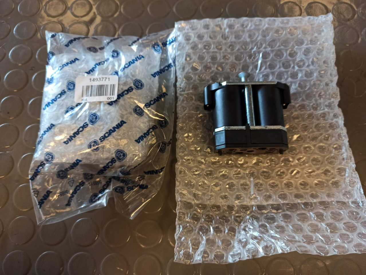 SCANIA VALVE 1493771 - Caja de cambios y piezas para Camión: foto 1 SCANIA VALVE 1493771 - Caja de cambios y piezas para Camión: foto 1