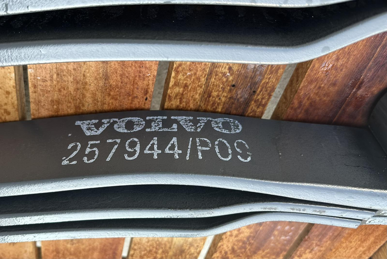 VOLVO FRON SPRING 257944 - Suspensión de ballestas para Camión: foto 2 VOLVO FRON SPRING 257944 - Suspensión de ballestas para Camión: foto 2